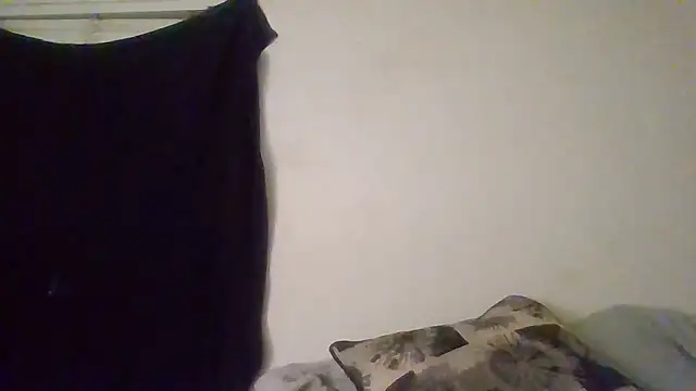 Snapshot of rosequartz chatting on 01.14.26 rosequartz online show from 01.14.26