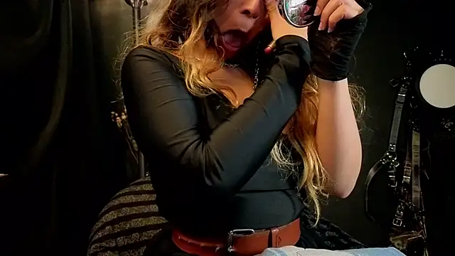 Snapshot of saba_the_courtesan chatting on 02.14.26 saba the courtesan online show from 02.14.26