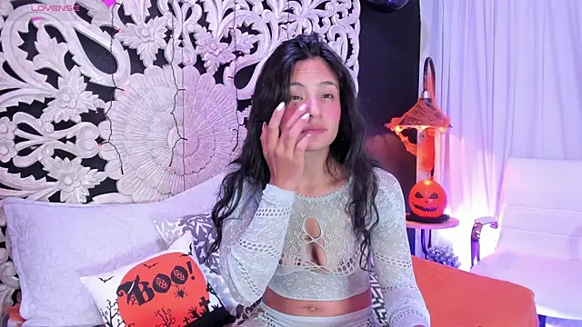 Snapshot of Mindy_sweety chatting on 10.28.25 Mindy sweety online show from 10.28.25