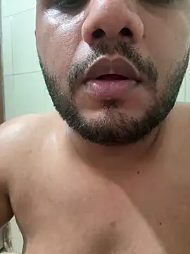 Snapshot of ved240 chatting on 04.05.26 ved240 online show from 04.05.26