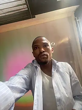 Snapshot of BlueIceCube chatting on 11.25.25 BlueIceCube online show from 11.25.25