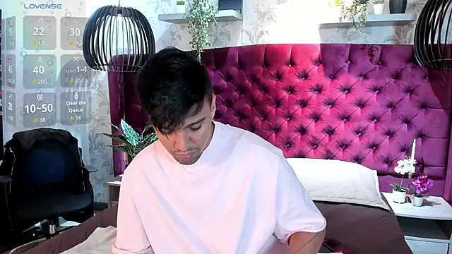 Edward max online show from 12.23.25