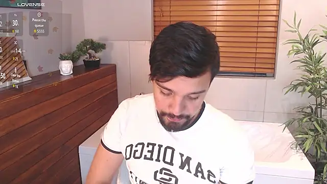 Edward max online show from 02.04.26