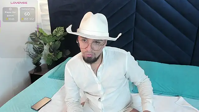 Edward max online show from 03.20.26