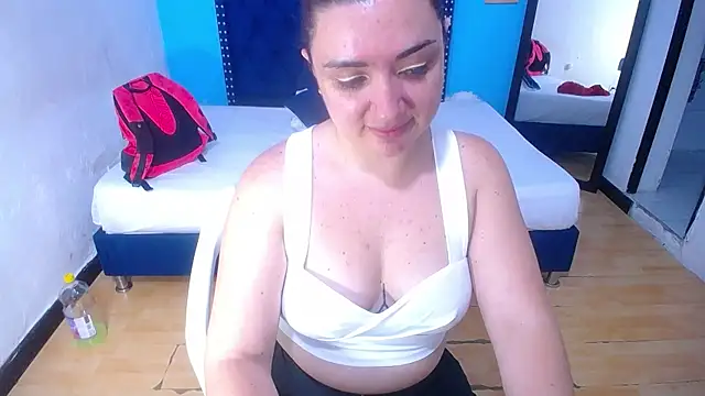 Snapshot of kinky_redhead18 chatting on 11.10.25 kinky redhead18 online show from 11.10.25