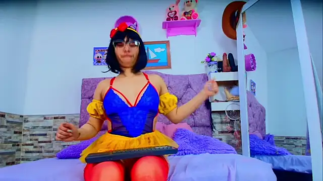 Snapshot of Melannytaylor chatting on 10.08.25 Melannytaylor online show from 10.08.25