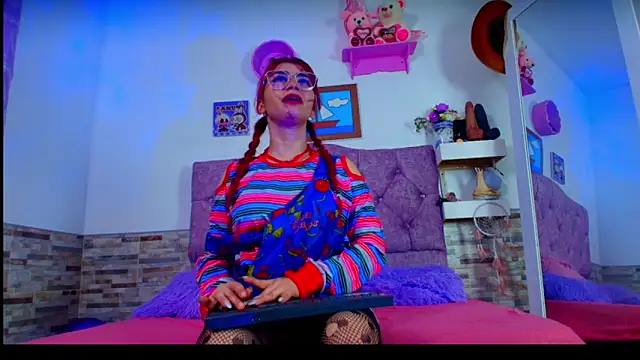 Snapshot of Melannytaylor chatting on 10.30.25 Melannytaylor online show from 10.30.25