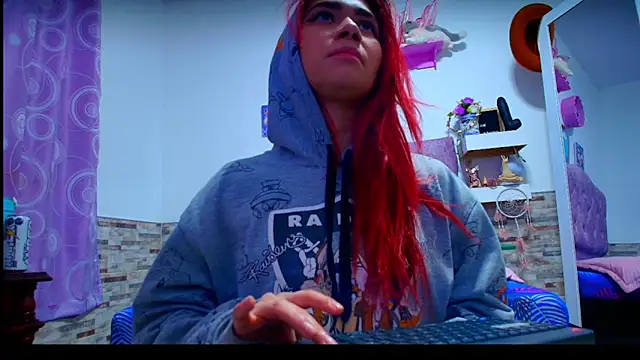 Snapshot of Melannytaylor chatting on 12.05.25 Melannytaylor online show from 12.05.25