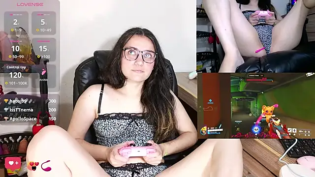 Snapshot of sobresalinaa chatting on 11.17.25 sobresalinaa online show from 11.17.25