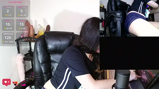 Snapshot of sobresalinaa chatting on 11.21.25 sobresalinaa online show from 11.21.25