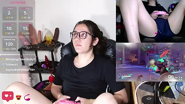 Snapshot of sobresalinaa chatting on 11.23.25 sobresalinaa online show from 11.23.25