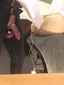 Snapshot of Inseminator69 chatting on 12.29.24 Inseminator69 online show from 12.29.24