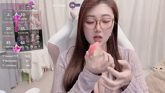 Snapshot of Stars_Elyn chatting on 01.11.25 Stars Elyn online show from 01.11.25