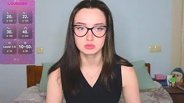 Wild Sophie  online show from 12.18.24