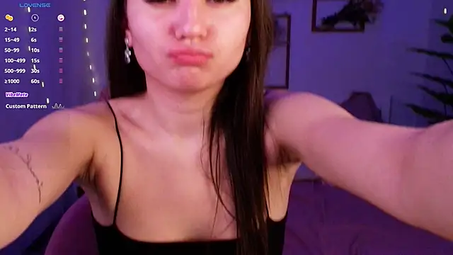 Snapshot of margeriTirell chatting on 11.28.25 margeriTirell online show from 11.28.25