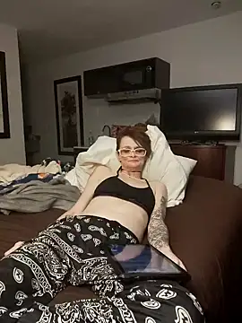 Snapshot of ivylee31 chatting on 01.16.25 ivylee31 online show from 01.16.25