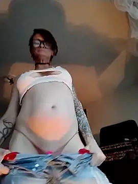 Snapshot of ivylee31 chatting on 03.18.25 ivylee31 online show from 03.18.25