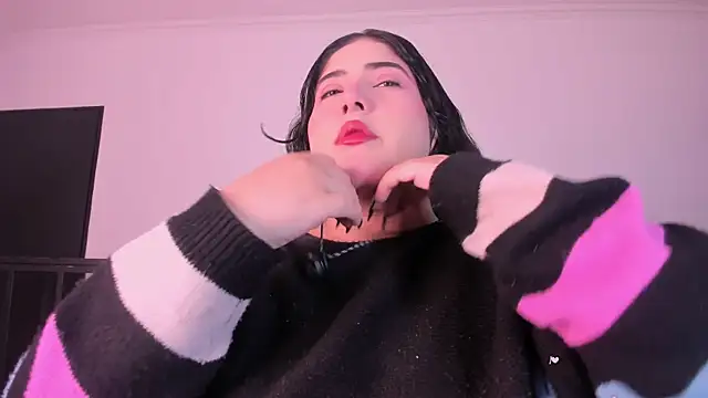 Snapshot of AmberiniHoffman chatting on 07.21.26 AmberiniHoffman online show from 07.21.26