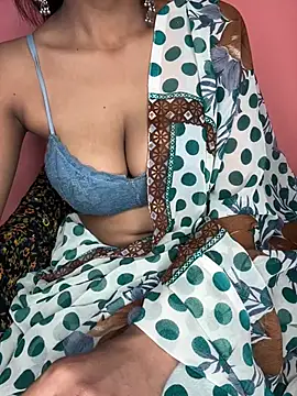 Snapshot of Indian_lovly chatting on 01.18.25 Indian lovly online show from 01.18.25
