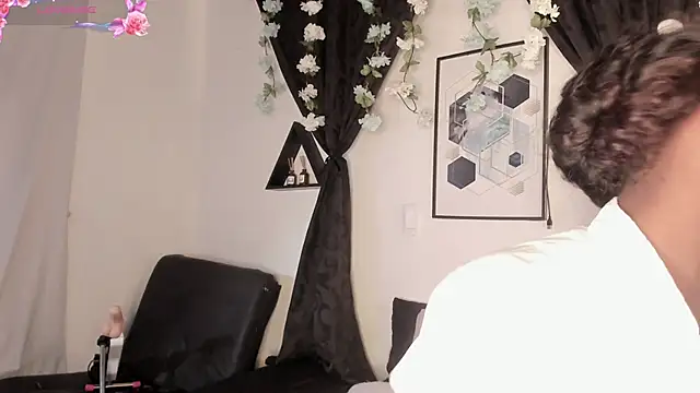 Khenta Michells online show from 04.30.26