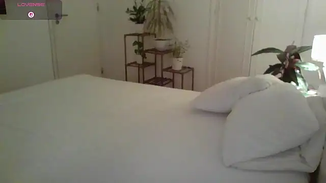 yournextdoorhottie online show from 05.04.26