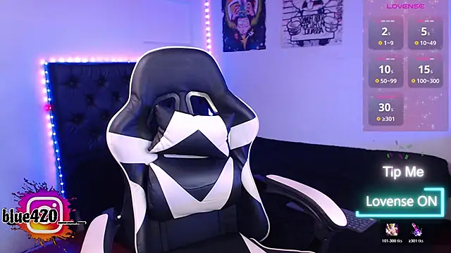 Snapshot of Skyler__blue4 chatting on 11.14.25 Skyler blue4 online show from 11.14.25