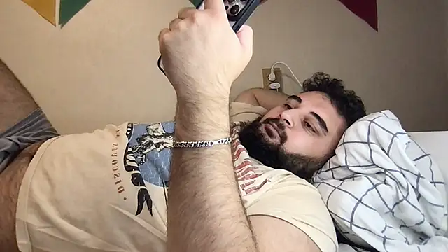 Snapshot of teddy_alan chatting on 09.17.25 teddy alan online show from 09.17.25