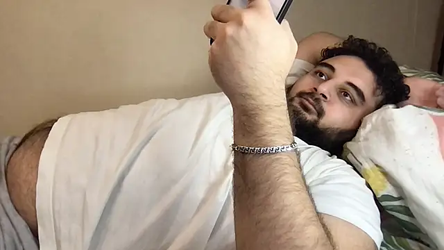 Snapshot of teddy_alan chatting on 10.21.25 teddy alan online show from 10.21.25