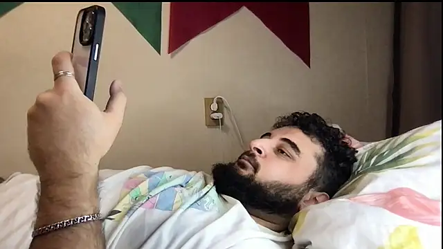 Snapshot of teddy_alan chatting on 10.24.25 teddy alan online show from 10.24.25