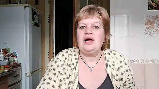 Snapshot of Ettie_Tonia chatting on 03.06.25 Ettie Tonia online show from 03.06.25
