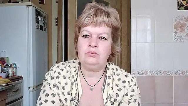 Snapshot of Ettie_Tonia chatting on 03.08.25 Ettie Tonia online show from 03.08.25