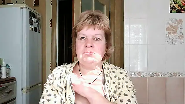 Snapshot of Ettie_Tonia chatting on 03.11.25 Ettie Tonia online show from 03.11.25
