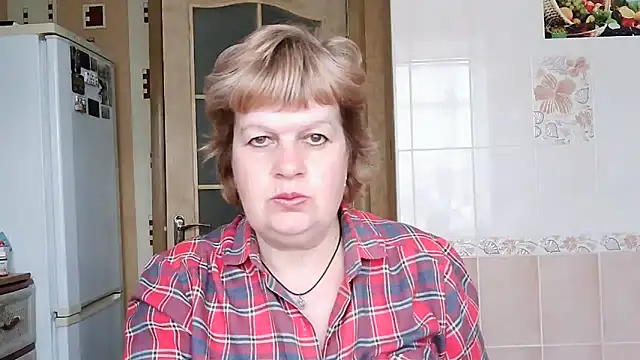 Snapshot of Ettie_Tonia chatting on 03.19.25 Ettie Tonia online show from 03.19.25