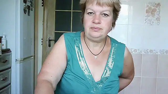 Snapshot of Ettie_Tonia chatting on 10.04.25 Ettie Tonia online show from 10.04.25