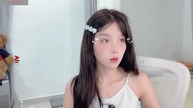 Snapshot of AnAn-520 chatting on 11.12.25 AnAn-520 online show from 11.12.25