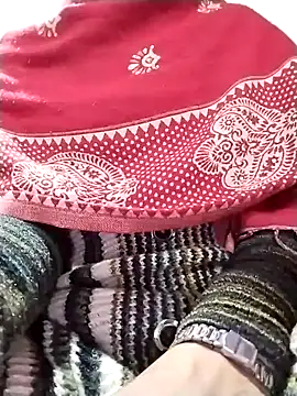 Snapshot of Cute-Ridhima chatting on 01.07.25 Cute-Ridhima online show from 01.07.25