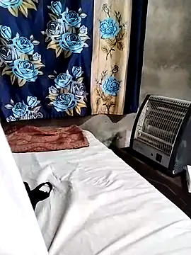 Snapshot of Cute-Ridhima chatting on 03.10.25 Cute-Ridhima online show from 03.10.25