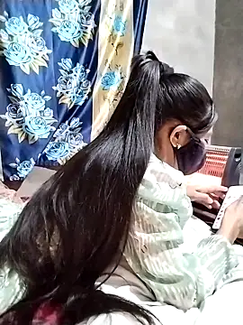 Snapshot of Cute-Ridhima chatting on 03.15.25 Cute-Ridhima online show from 03.15.25