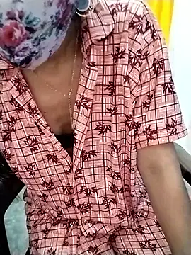 Snapshot of Cute-Ridhima chatting on 09.14.25 Cute-Ridhima online show from 09.14.25