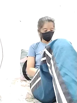 Snapshot of Cute-Ridhima chatting on 11.01.25 Cute-Ridhima online show from 11.01.25