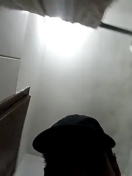 Snapshot of Gostozim7 chatting on 12.21.24 Gostozim7 online show from 12.21.24