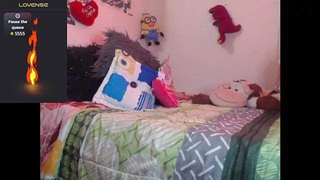 Snapshot of lorenitha_20 chatting on 10.29.25 lorenitha 20 online show from 10.29.25