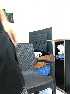 Snapshot of logannth chatting on 10.31.25 logannth online show from 10.31.25