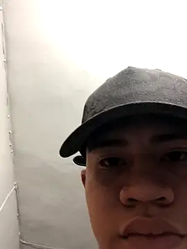 Snapshot of logannth chatting on 12.01.25 logannth online show from 12.01.25