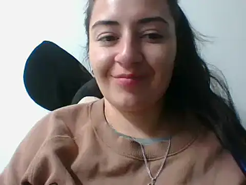 Snapshot of _karlie_kloss_ chatting on 02.03.25 karlie kloss online show from 02.03.25