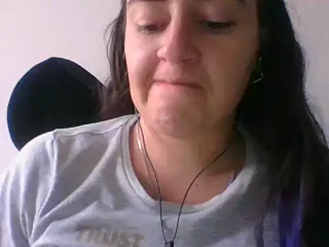 Snapshot of _karlie_kloss_ chatting on 02.05.25 karlie kloss online show from 02.05.25