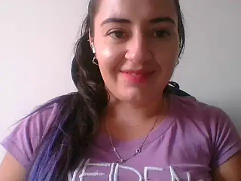 Snapshot of _karlie_kloss_ chatting on 02.07.25 karlie kloss online show from 02.07.25