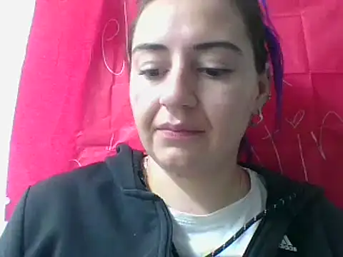 Snapshot of _karlie_kloss_ chatting on 03.20.25 karlie kloss online show from 03.20.25