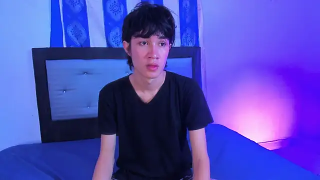 Snapshot of Johhan__Lee chatting on 12.17.24 Johhan Lee online show from 12.17.24