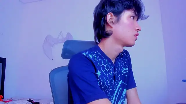 Snapshot of Johhan__Lee chatting on 12.29.24 Johhan Lee online show from 12.29.24